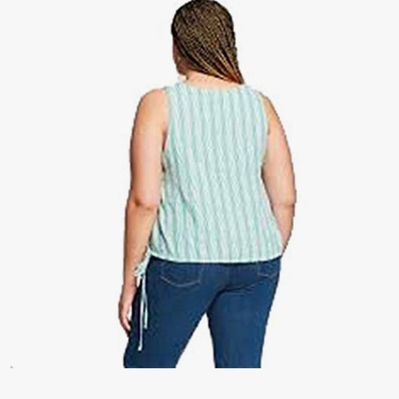 Universal Thread gauzy sear sucker Tank XL - Picture 2 of 8